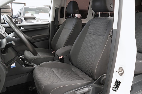 Volkswagen Caddy Maxi 17 of 26