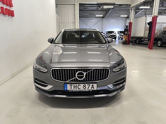 Volvo V90 2 of 5