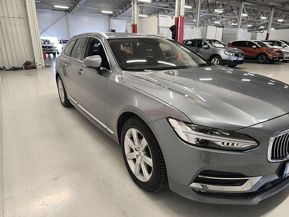 Volvo V90 3 of 5