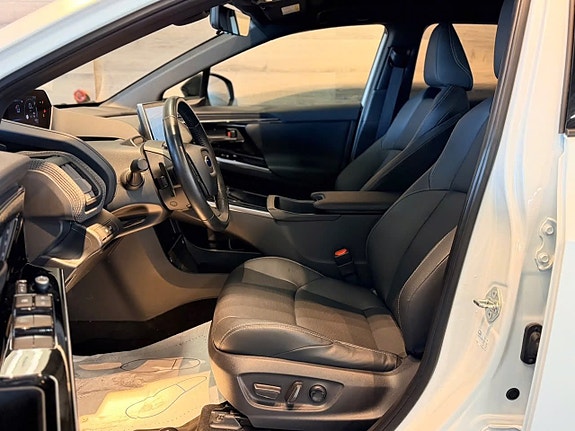 Subaru Solterra 14 of 30