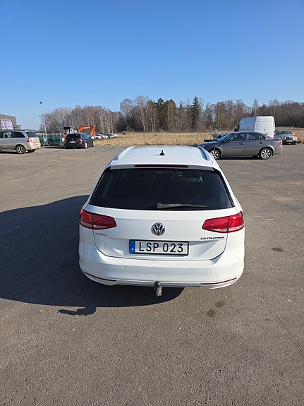 Volkswagen Passat 3 of 5