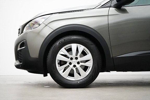 Peugeot 3008 2 of 5