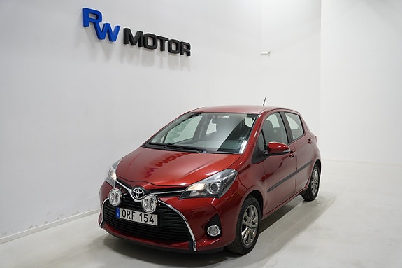 Toyota Yaris 2 of 5