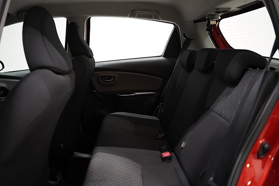 Toyota Yaris 17 of 19