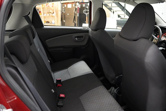 Toyota Yaris 18 of 19