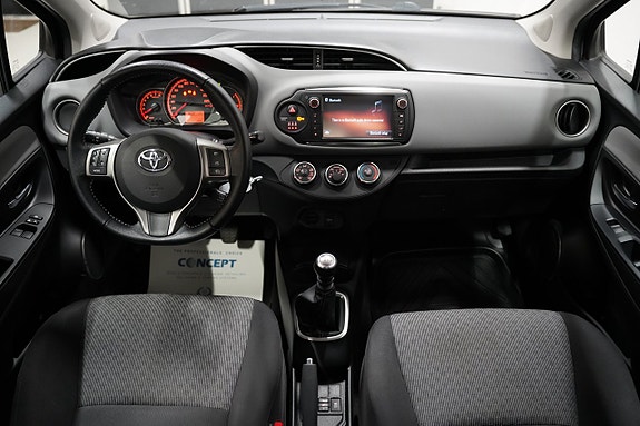 Toyota Yaris 10 of 19