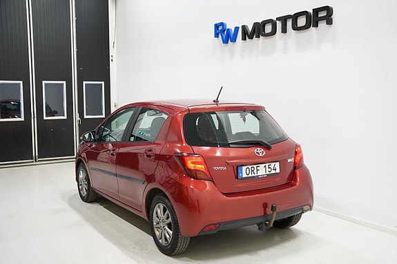 Toyota Yaris 4 of 5