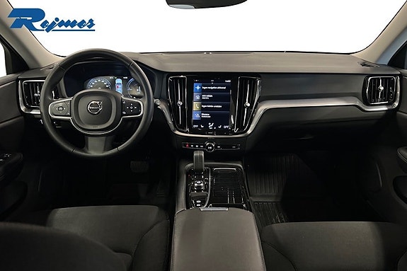 Volvo V60 2 of 5