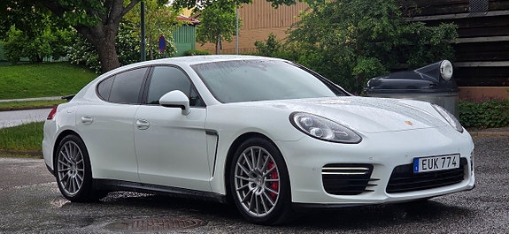 Porsche Panamera GTS 11 of 27