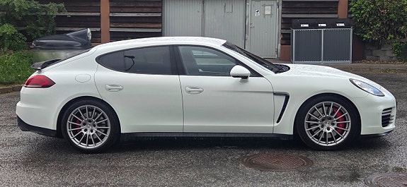 Porsche Panamera GTS 5 of 5