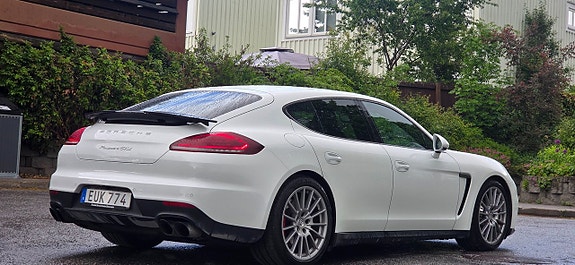 Porsche Panamera GTS 7 of 27