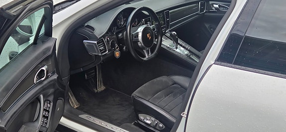 Porsche Panamera GTS 23 of 27