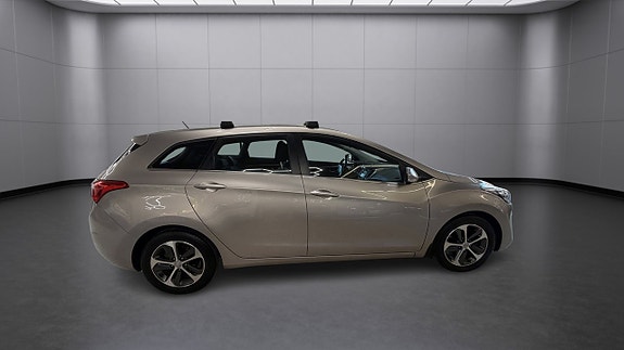 Hyundai i30 4 of 5