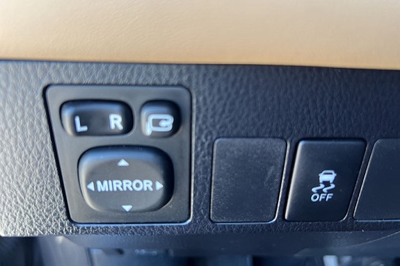 Toyota RAV4 30 of 30