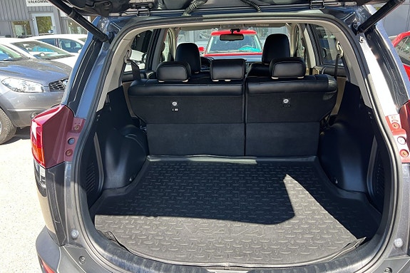 Toyota RAV4 9 of 30
