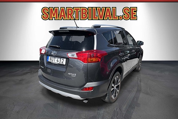 Toyota RAV4 6 of 30