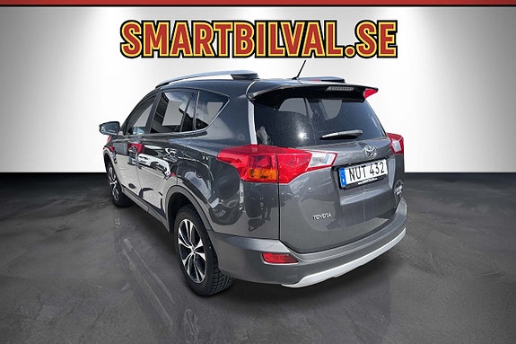 Toyota RAV4 4 of 30