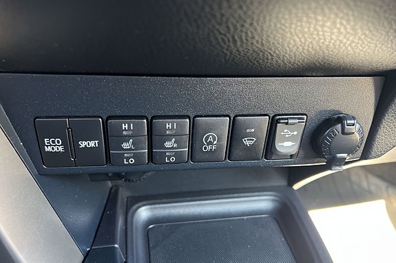 Toyota RAV4 21 of 30