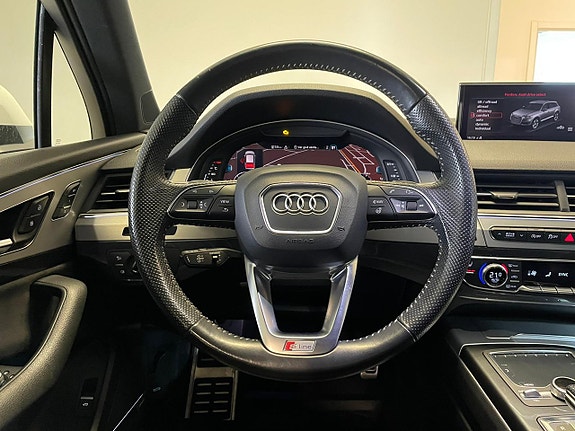 Audi Q7 8 of 29