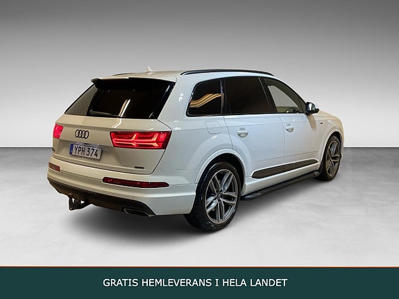 Audi Q7 2 of 29