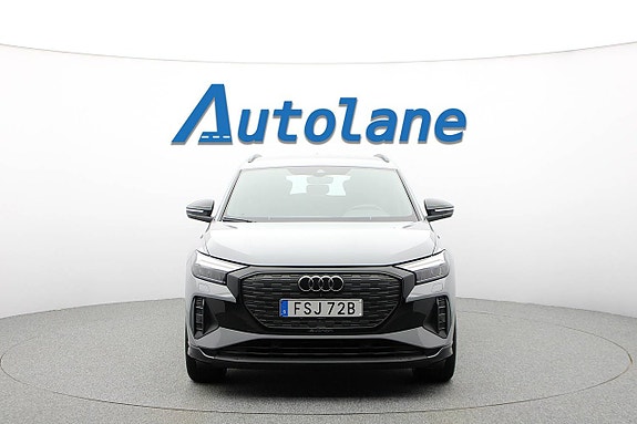 Audi Q4 e-tron 4 of 5