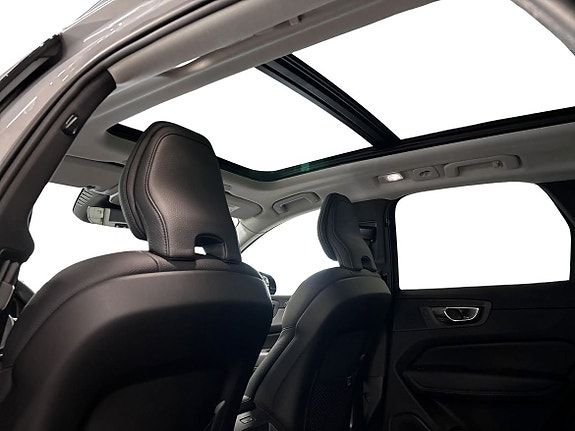 Volvo XC60 10 of 19