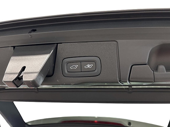Volvo XC60 13 of 19