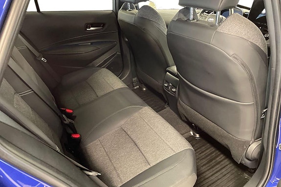 Toyota Corolla 9 of 21