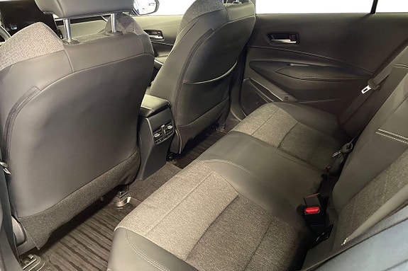 Toyota Corolla 13 of 21