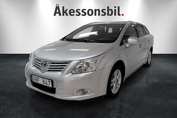 Toyota Avensis 4 of 5