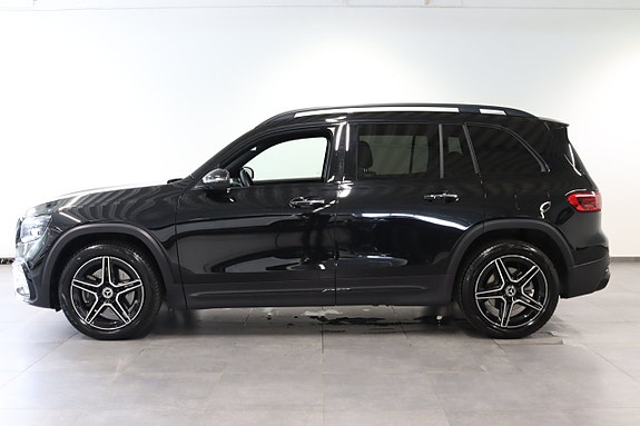 Mercedes-Benz GLB220 d 3 of 5