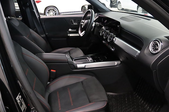 Mercedes-Benz GLB220 d 25 of 26