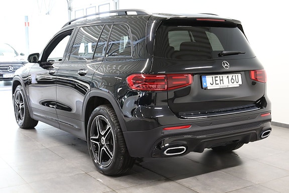 Mercedes-Benz GLB220 d 4 of 5
