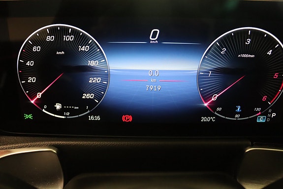 Mercedes-Benz GLB220 d 13 of 26