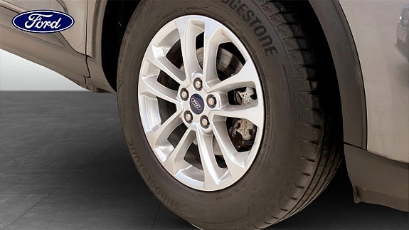 Ford Kuga 9 of 15