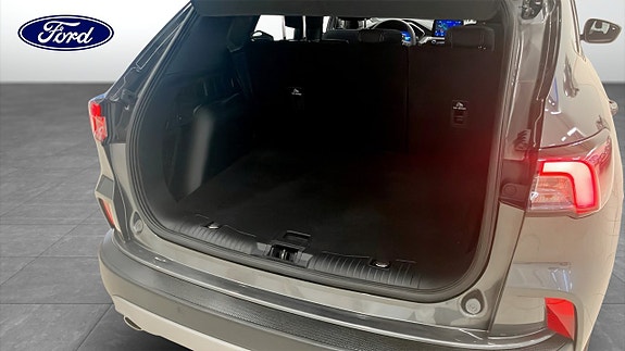 Ford Kuga 10 of 15