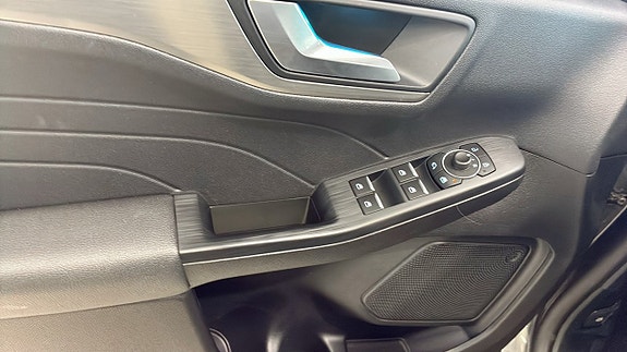 Ford Kuga 11 of 15