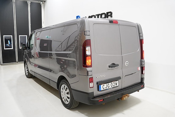 Nissan NV300 4 of 5