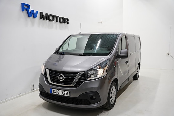Nissan NV300 2 of 5