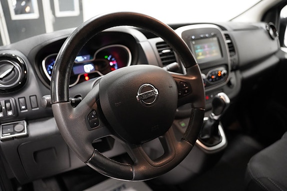 Nissan NV300 9 of 18