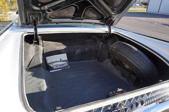 Oldsmobile 88 24 of 27