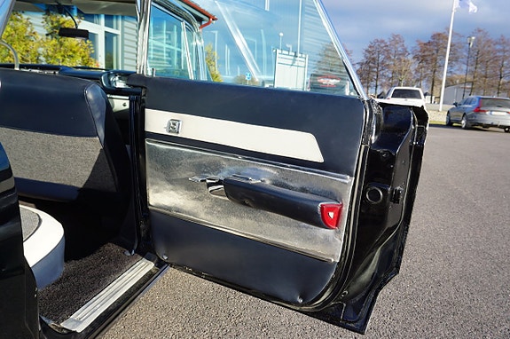 Oldsmobile 88 19 of 27