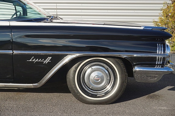 Oldsmobile 88 9 of 27
