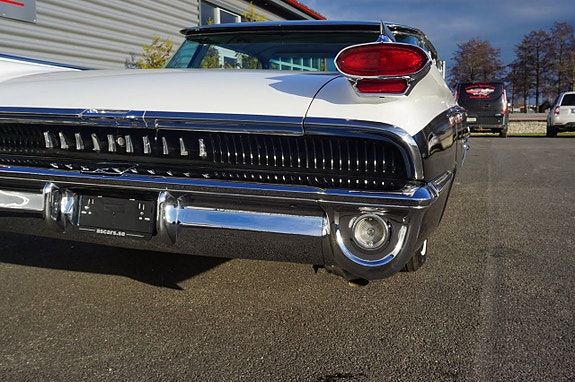 Oldsmobile 88 8 of 27