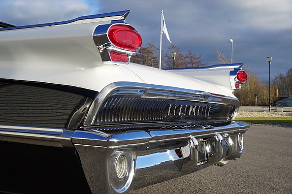 Oldsmobile 88 13 of 27
