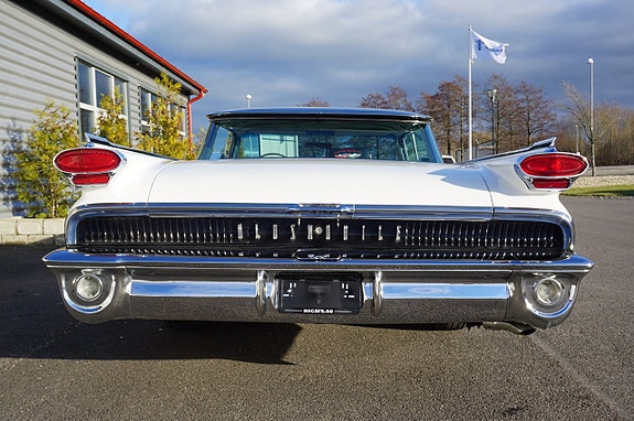 Oldsmobile 88 6 of 27