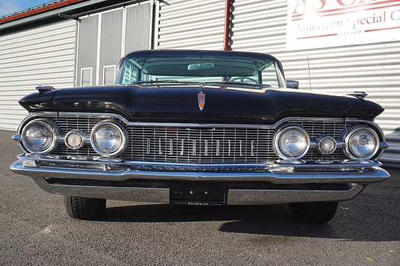 Oldsmobile 88 10 of 27