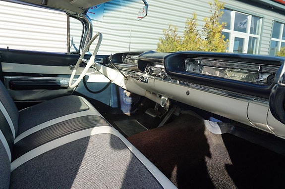Oldsmobile 88 23 of 27