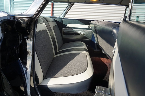 Oldsmobile 88 20 of 27