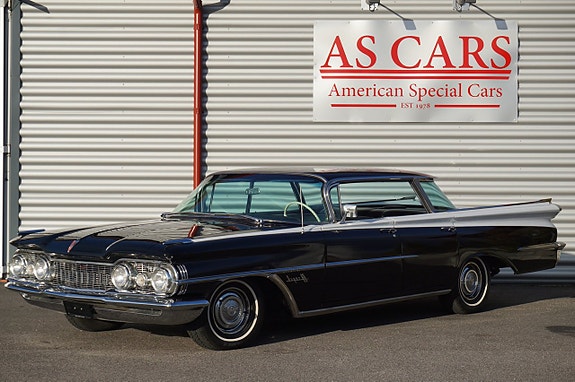 Oldsmobile 88 2 of 27